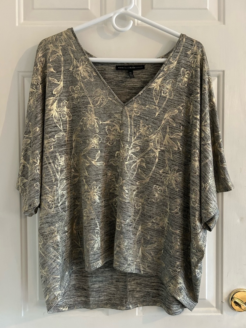 White House Black Market Gray Knit V-Neck Tunic with Metallic Floral